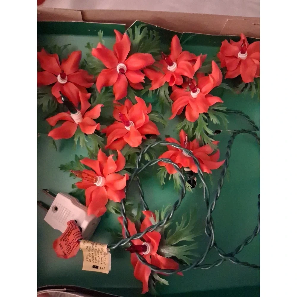 Vintage Made in Italy Poinsettia Christmas Tree Lights Original Box